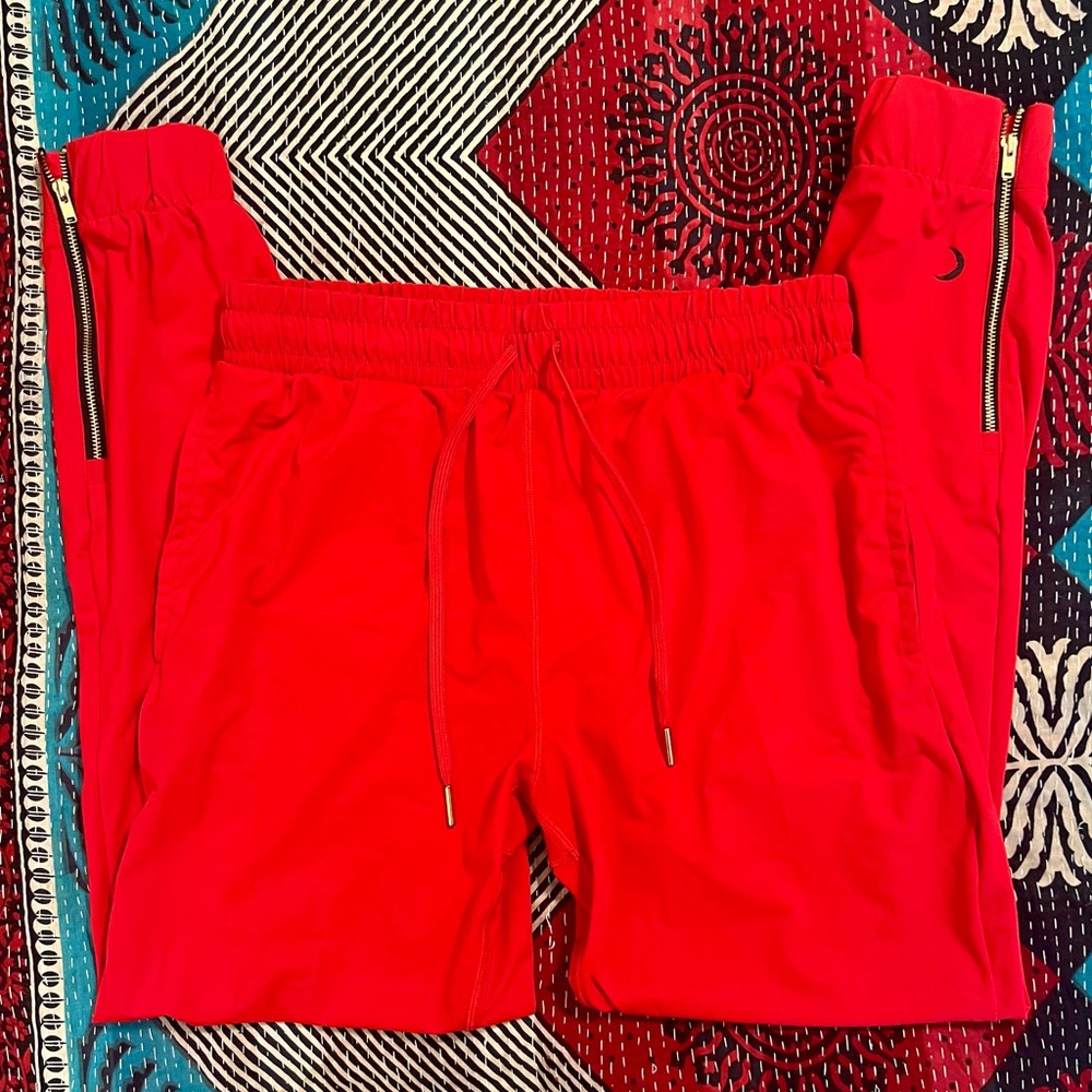 Sold- Zyia Everywhere Zipper Ankle Athletic Joggers